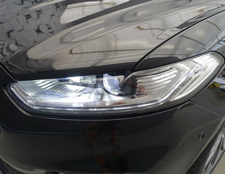 Ford Mondeo 42