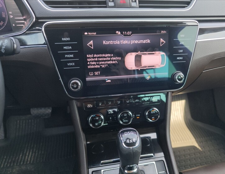 Škoda Superb 9