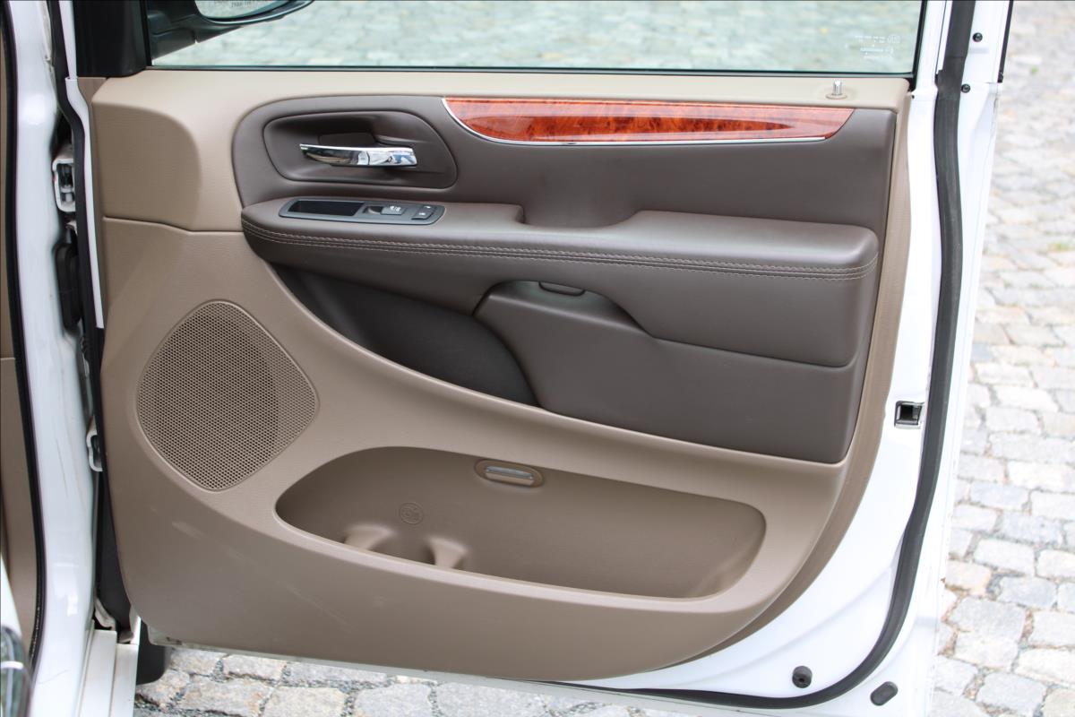 Chrysler Town & Country