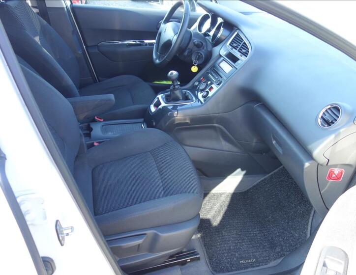 Peugeot 5008 11