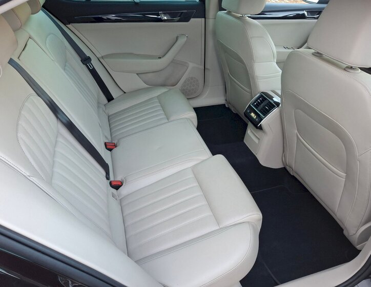 Škoda Superb 18