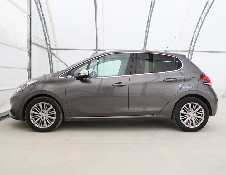 Peugeot 208 9