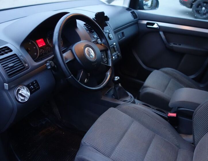 Volkswagen Touran 13