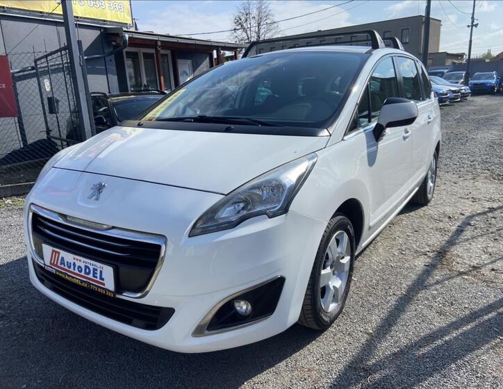 Peugeot 5008 1
