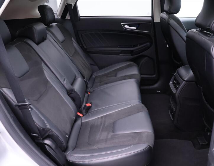 Ford Edge 13