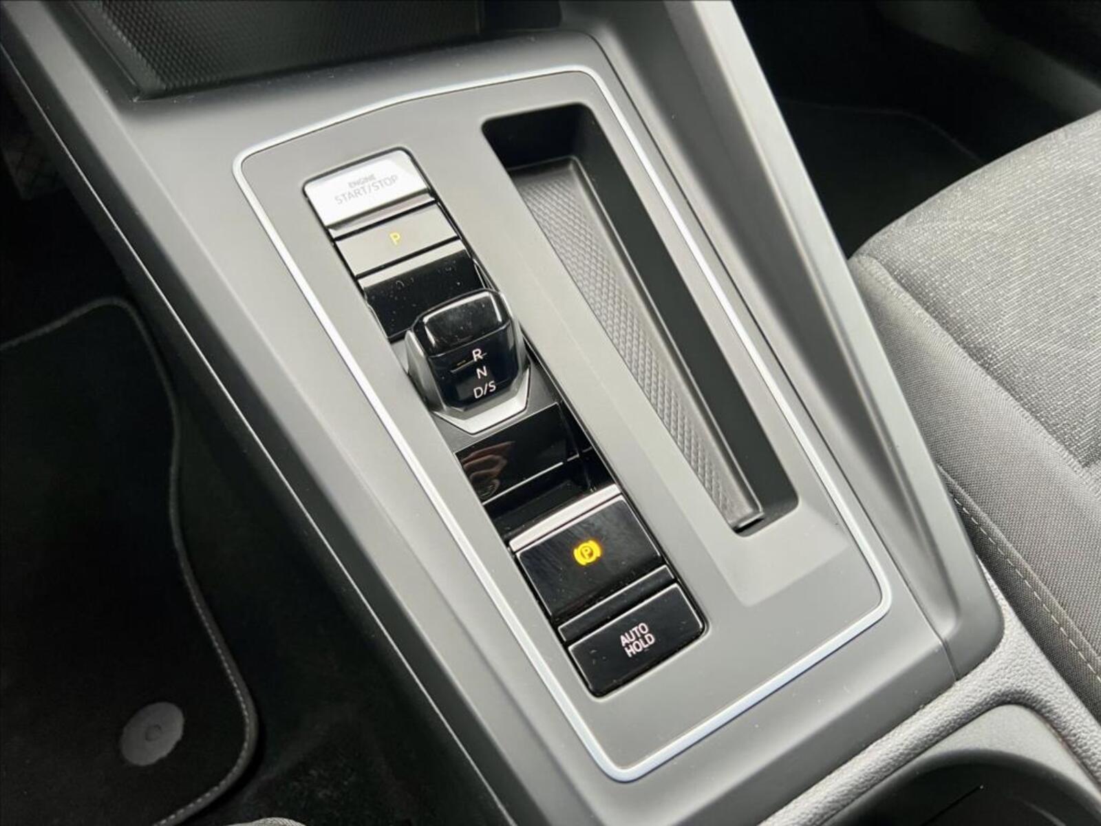 Volkswagen Golf 42