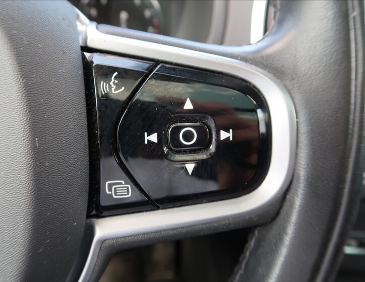 Volvo XC90 19