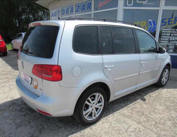Volkswagen Touran 4