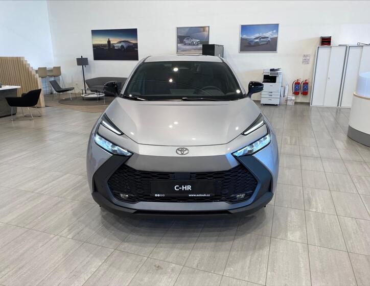 Toyota C-HR 2