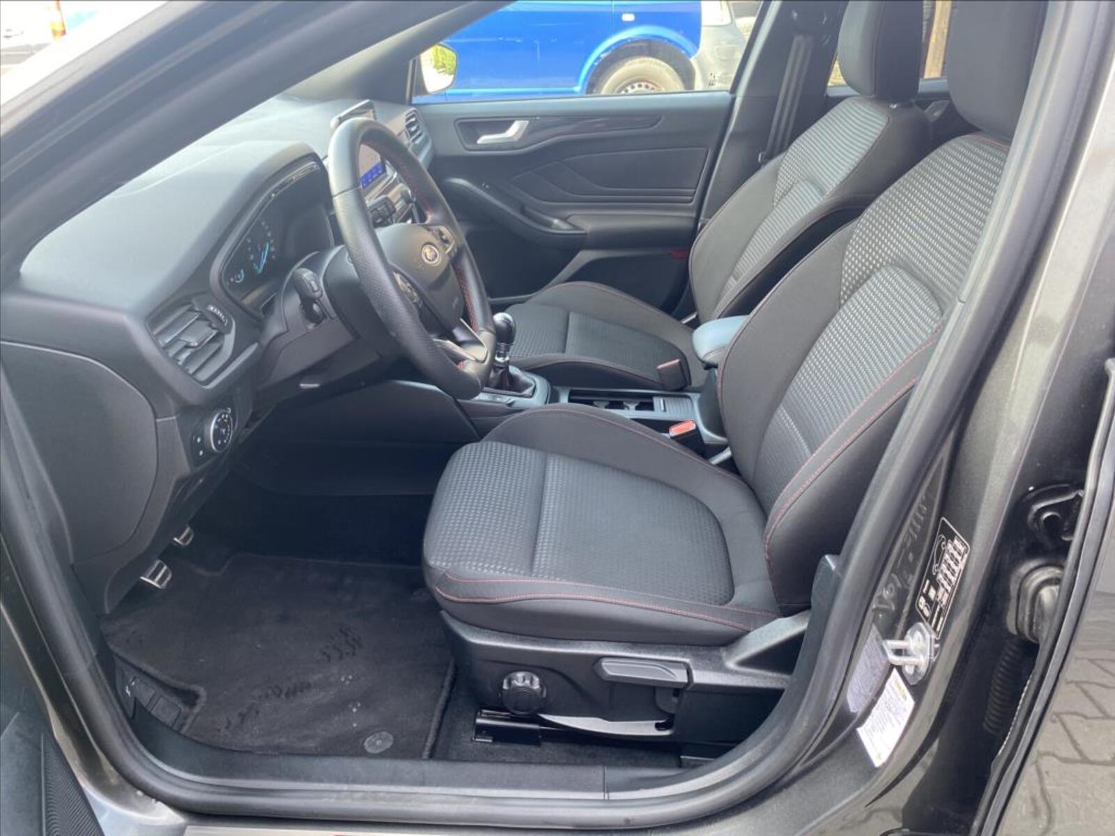 Ford Focus 10