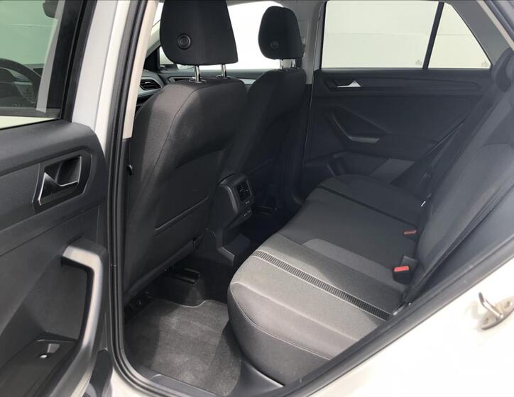 Volkswagen T-Roc 13