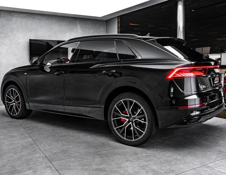 Audi Q8 7