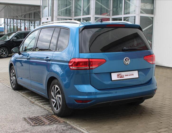 Volkswagen Touran 4
