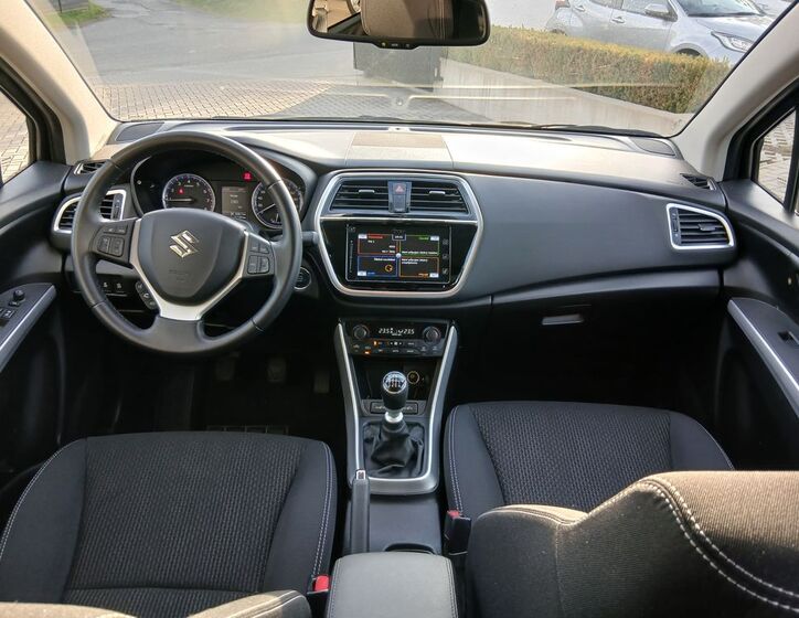 Suzuki SX4 S-Cross 16