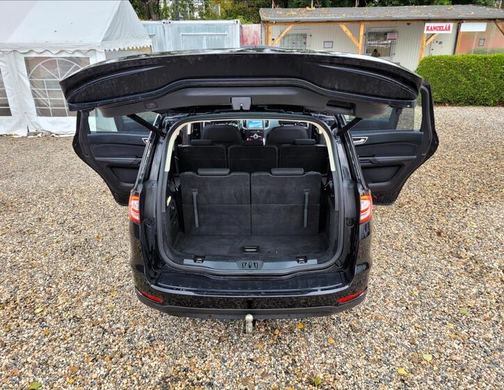 Ford Galaxy 37