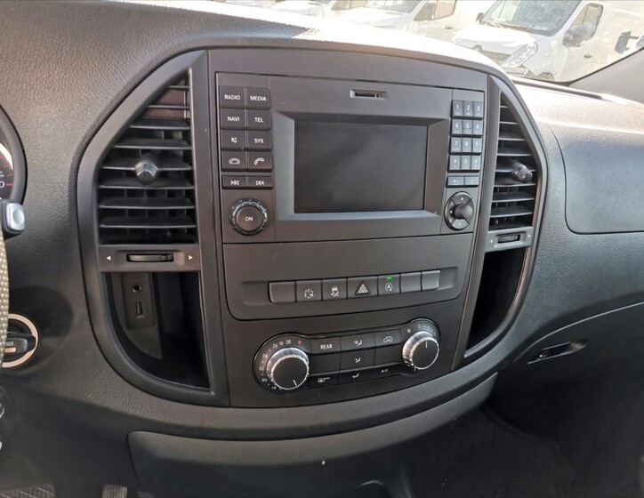 Mercedes-Benz Vito 9