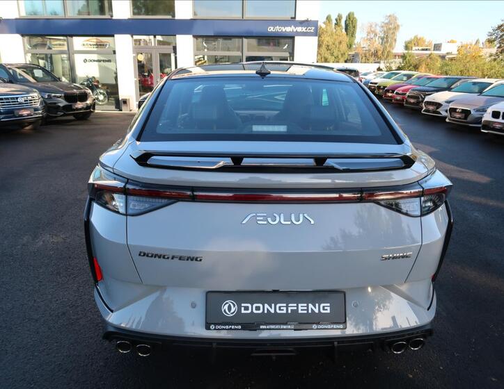 Dongfeng SHINE 8