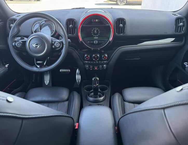 Mini Countryman 8