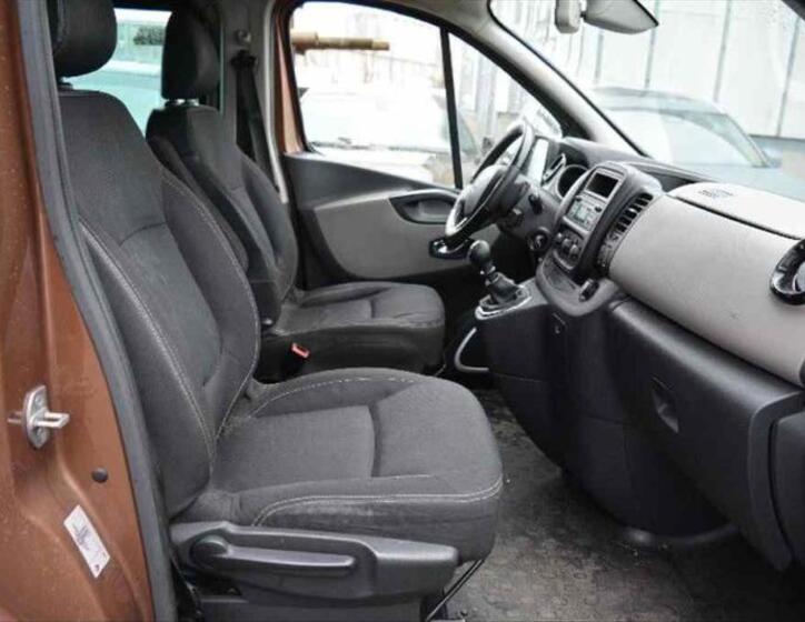 Renault Trafic 29