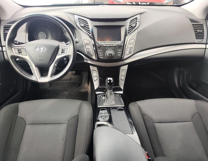 Hyundai i40 12