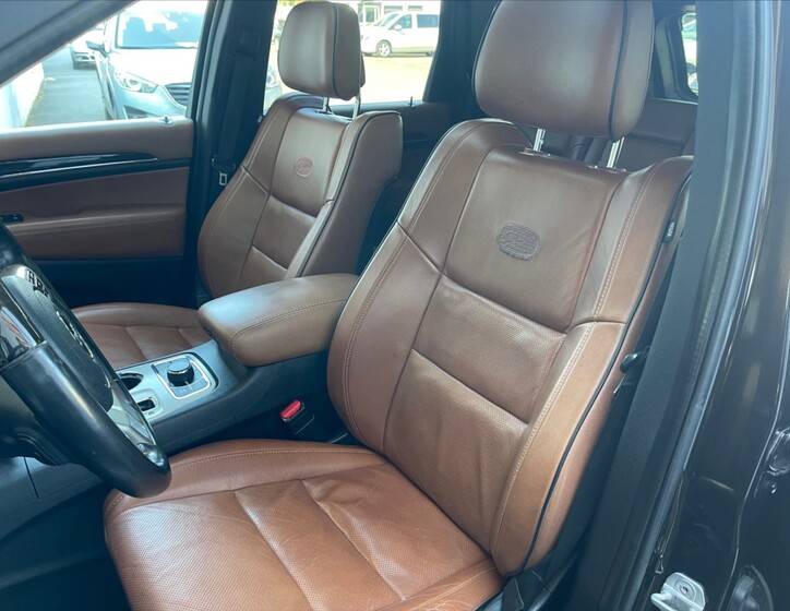 Jeep Grand Cherokee 11