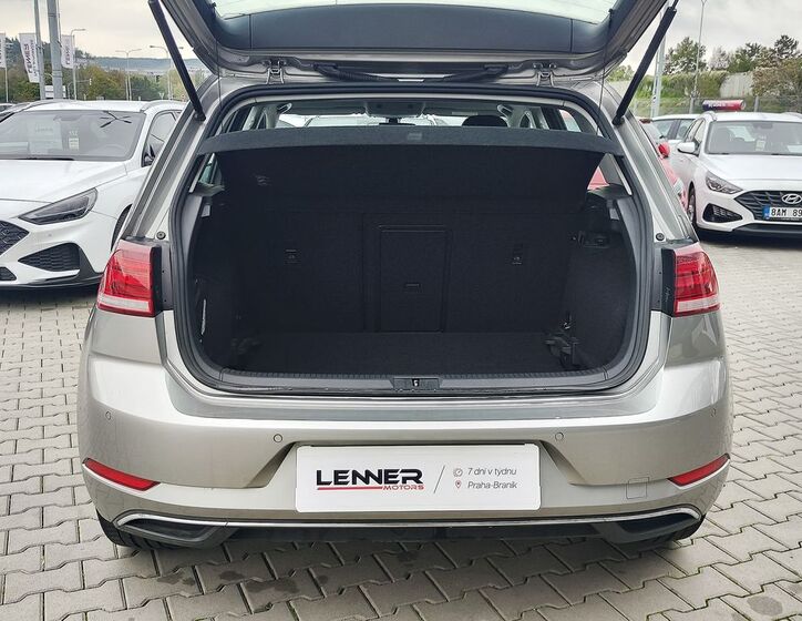 Volkswagen Golf 9