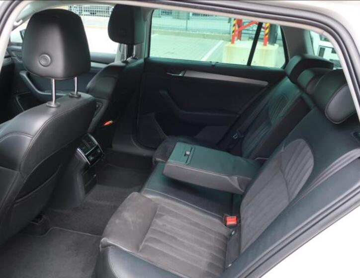 Škoda Superb 14
