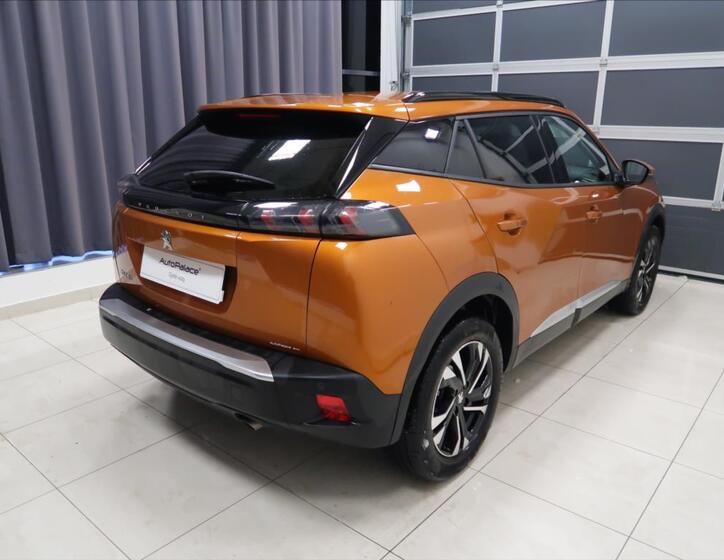 Peugeot 2008 4