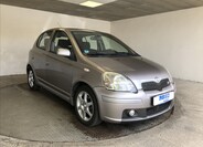 Toyota Yaris 1