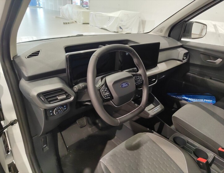 Ford Transit Courier 18