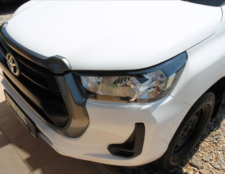 Toyota Hilux 28