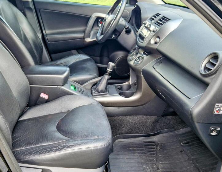 Toyota RAV4 14