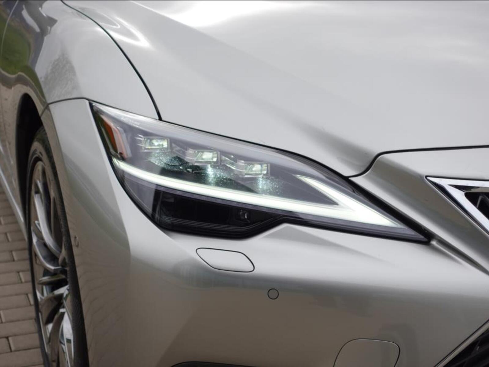 Lexus LS 500h 47