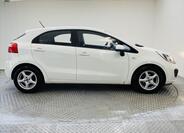 KIA Rio 23