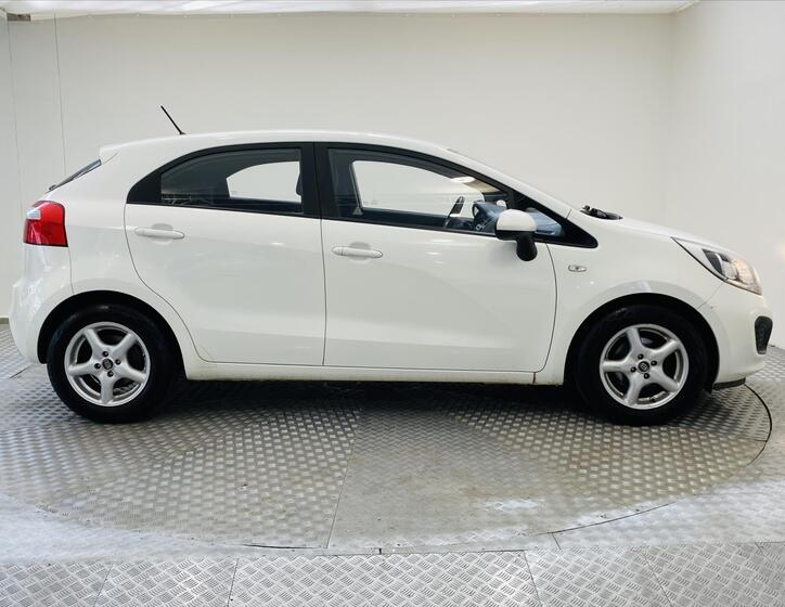 KIA Rio 23