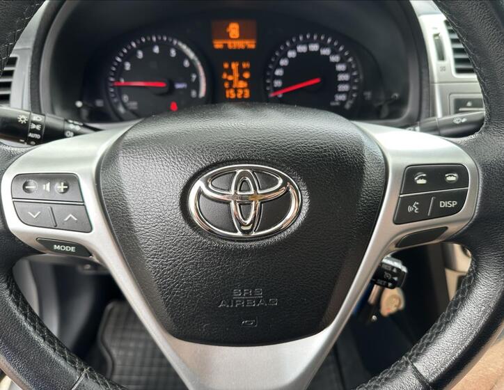 Toyota Avensis 22