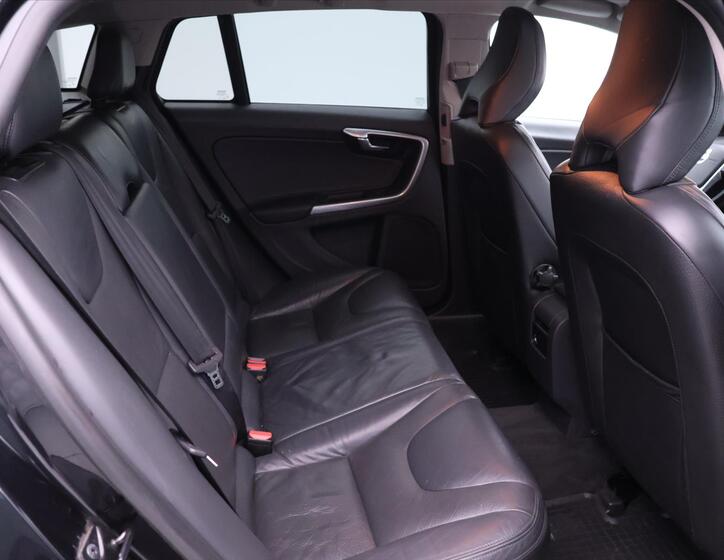 Volvo V60 12
