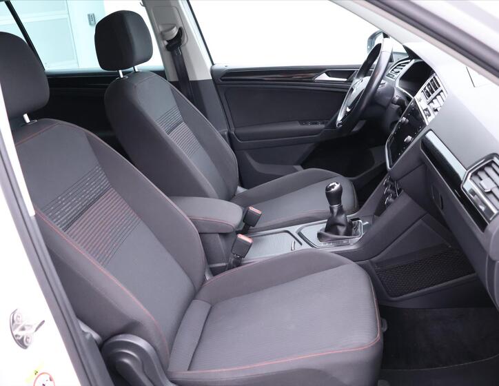 Volkswagen Tiguan 11