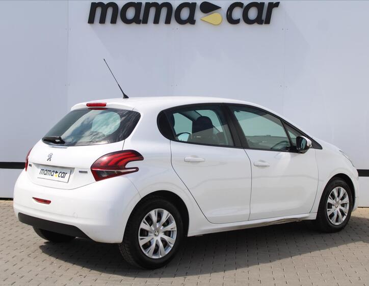 Peugeot 208 7