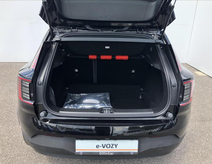 Volvo EX30 11
