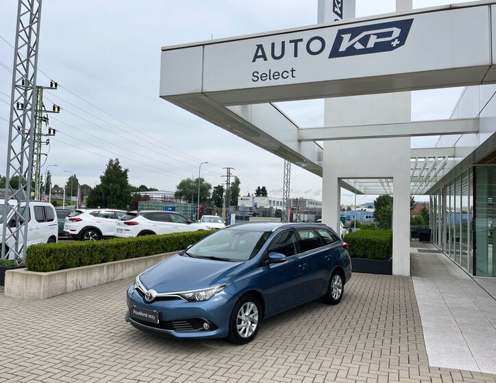 Toyota Auris 1