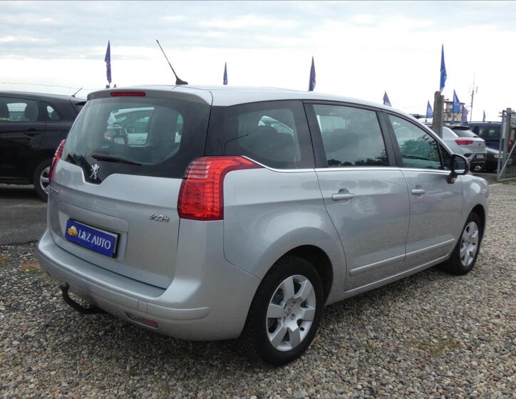 Peugeot 5008 4