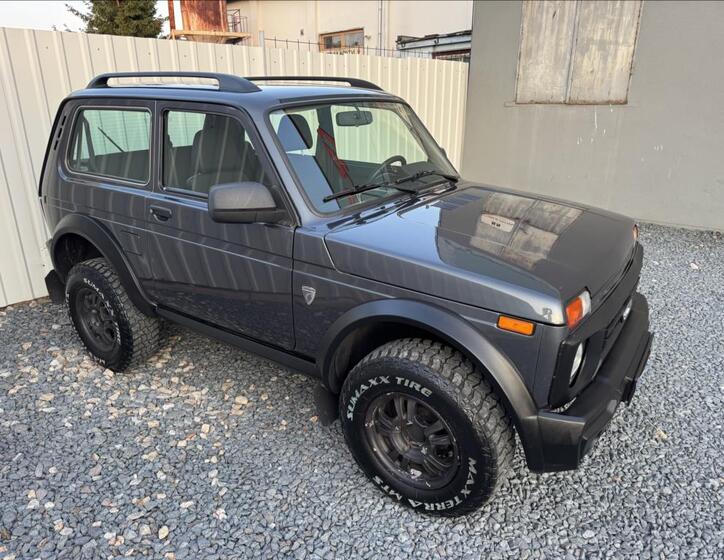 Lada Niva 7