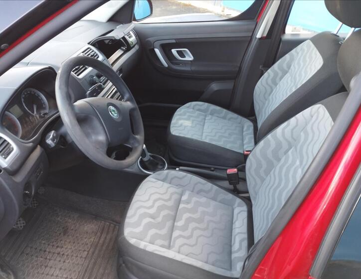 Škoda Roomster 8