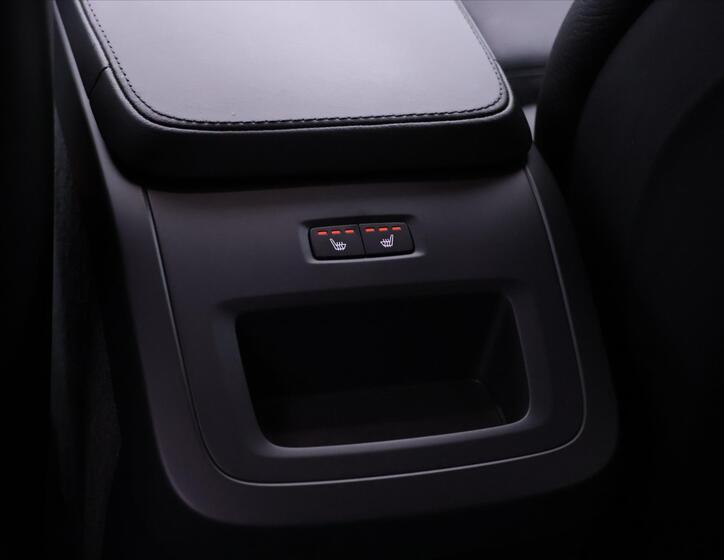 Volvo V90 36