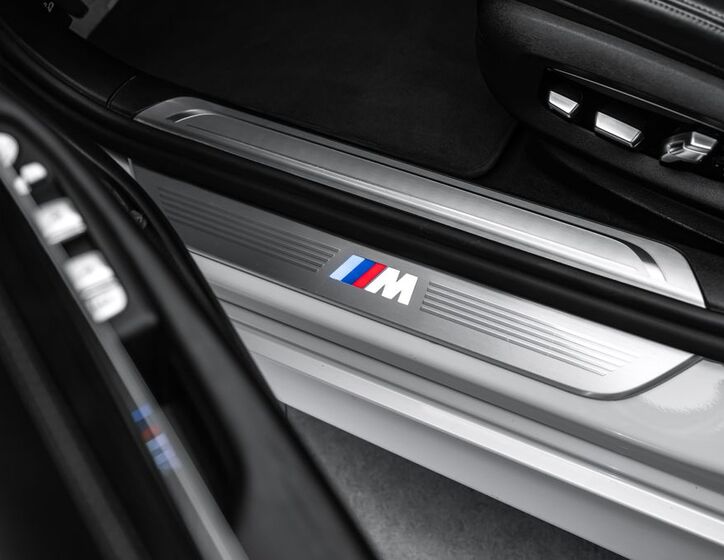 BMW Řada 7 17