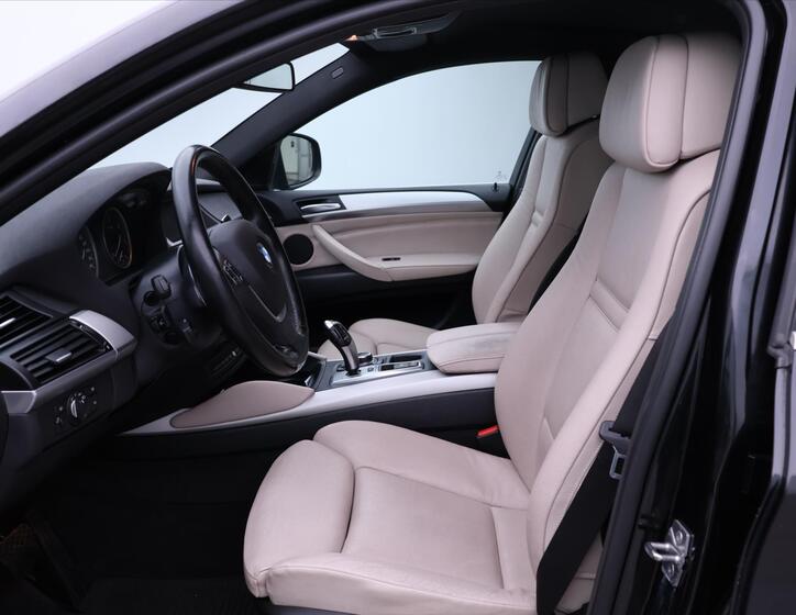 BMW X6 13