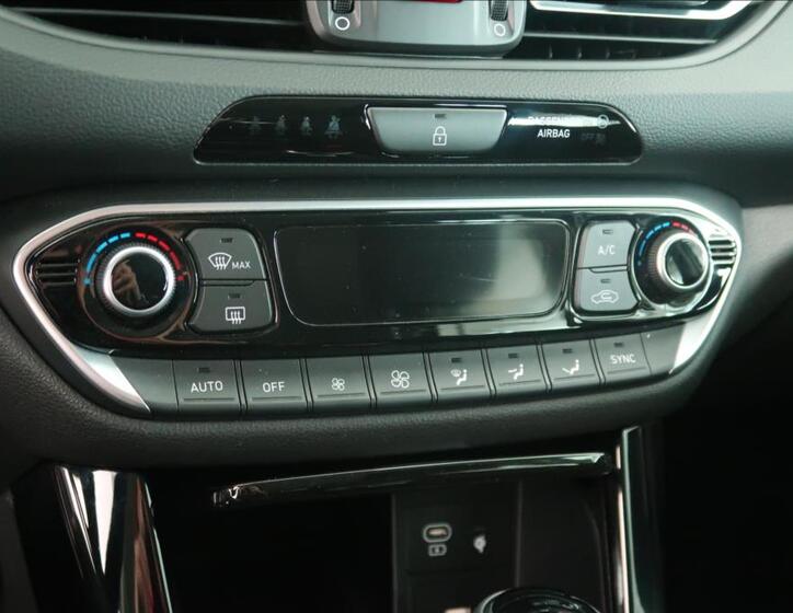 Hyundai i30 16