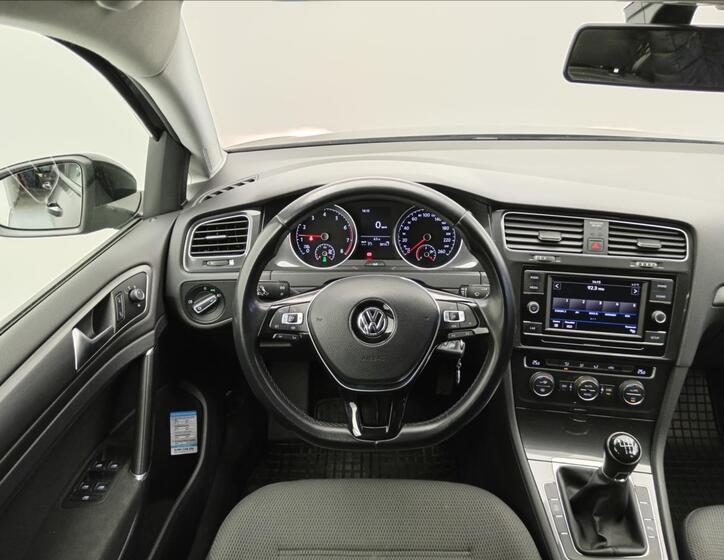 Volkswagen Golf 12