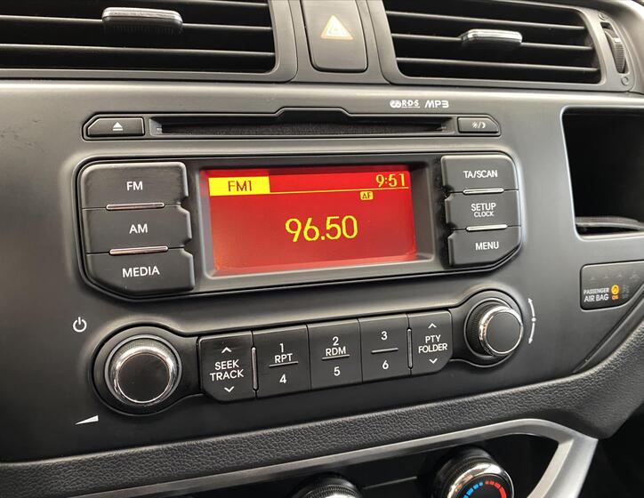 KIA Rio 15